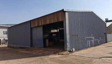 L. 600 sq m Loading area.jpg
